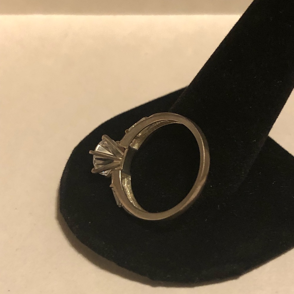 CZ RHINESTONE RING SIZE 9 - Picture 3 of 4
